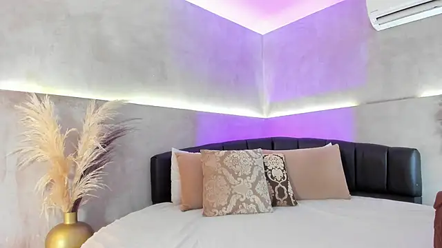 Nicol Lopez 1 online show from 11-14-25, 09:40