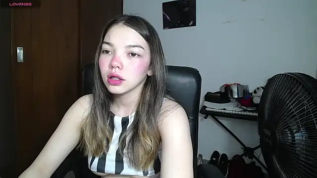 Snapshot of venelope1 chatting on 01-16-25, 03:12 venelope1 online show from 01-16-25, 03:12