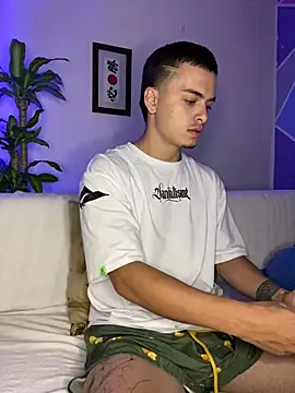 Snapshot of danny_42027 chatting on 02-28-25, 01:05 danny 42027 online show from 02-28-25, 01:05