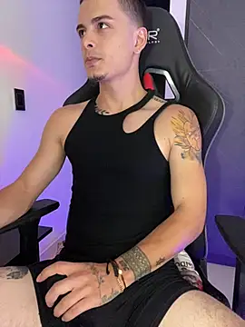 Snapshot of danny_42027 chatting on 02-08-25, 01:00 danny 42027 online show from 02-08-25, 01:00