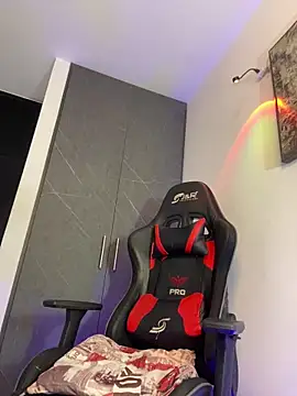 Snapshot of danny_42027 chatting on 02-15-25, 04:47 danny 42027 online show from 02-15-25, 04:47