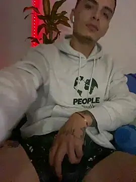 Snapshot of danny_42027 chatting on 03-09-25, 07:56 danny 42027 online show from 03-09-25, 07:56