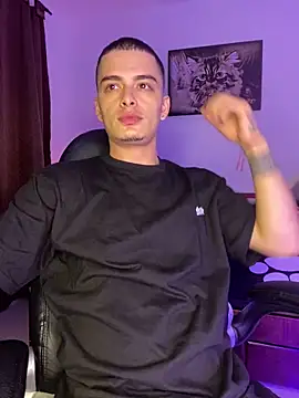 Snapshot of danny_42027 chatting on 01-09-25, 05:02 danny 42027 online show from 01-09-25, 05:02