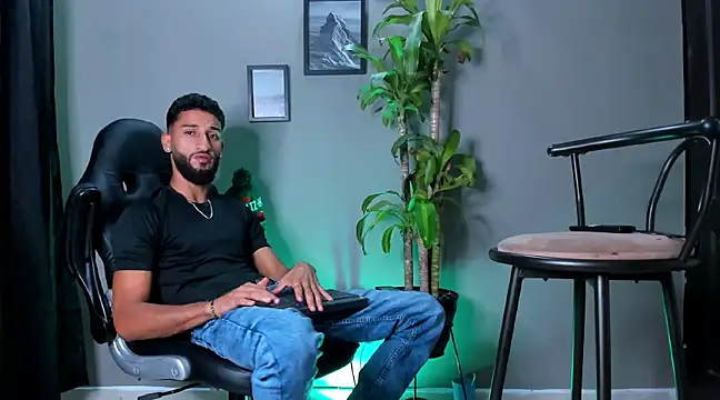Damian 022 online show from 12-29-24, 01:24