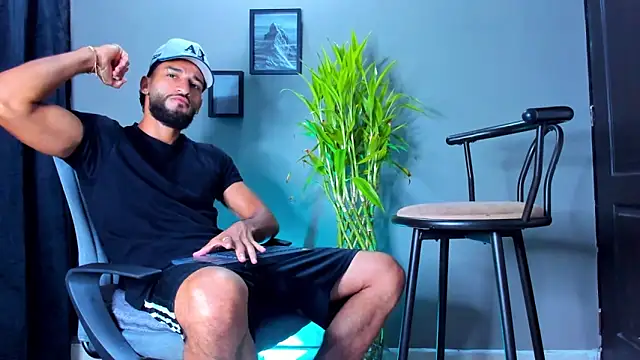 Snapshot of Damian_022 chatting on 03-29-26, 03:02 Damian 022 online show from 03-29-26, 03:02