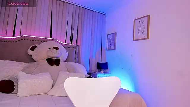 Bella ev online show from 04-15-26, 04:51