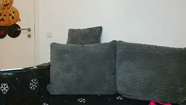 Snapshot of Jasmin-White chatting on 01-16-26, 10:58 Jasmin-White online show from 01-16-26, 10:58