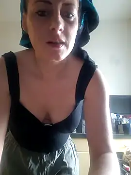 Snapshot of Jasmin-White chatting on 02-21-25, 05:42 Jasmin-White online show from 02-21-25, 05:42