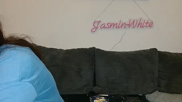 Snapshot of Jasmin-White chatting on 02-21-26, 08:00 Jasmin-White online show from 02-21-26, 08:00