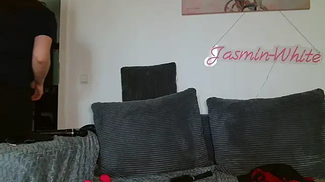 Jasmin-White online show from 05-06-26, 04:00
