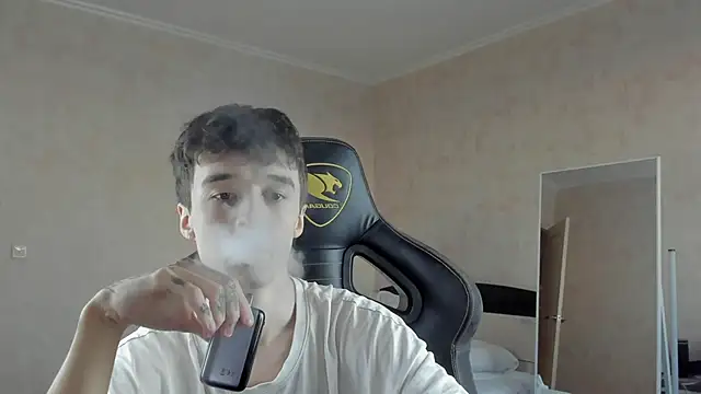 Snapshot of MasonWarholl chatting on 02-14-26, 02:39 MasonWarholl online show from 02-14-26, 02:39