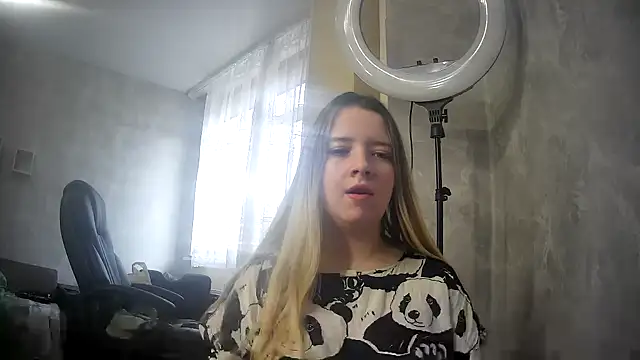 ViolaCandy online show from 10-30-25, 05:06