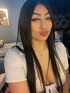 Snapshot of KittyRous chatting on 10-22-25, 06:13 KittyRous online show from 10-22-25, 06:13