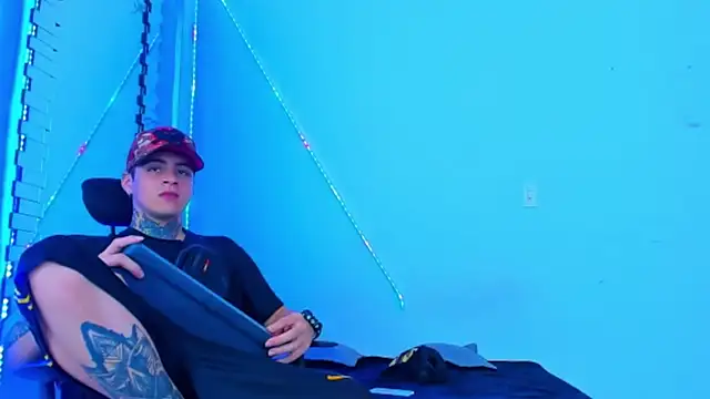 Snapshot of HOT_boy2025 chatting on 10-07-25, 07:26 HOT boy2025 online show from 10-07-25, 07:26
