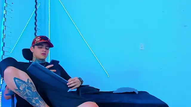 Snapshot of HOT_boy2025 chatting on 10-09-25, 09:04 HOT boy2025 online show from 10-09-25, 09:04