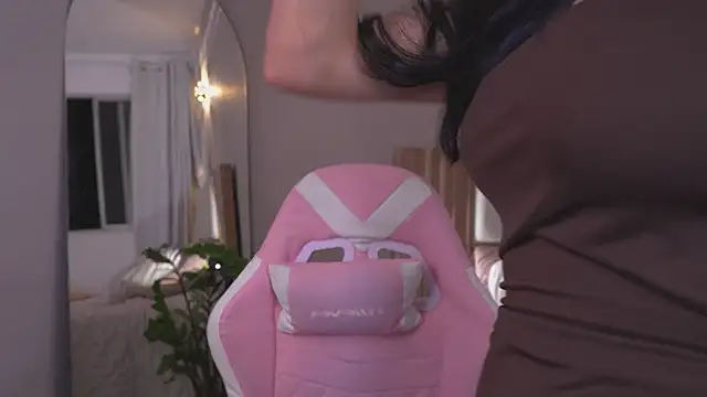 AnnyHizzle online show from 06-03-26, 12:33
