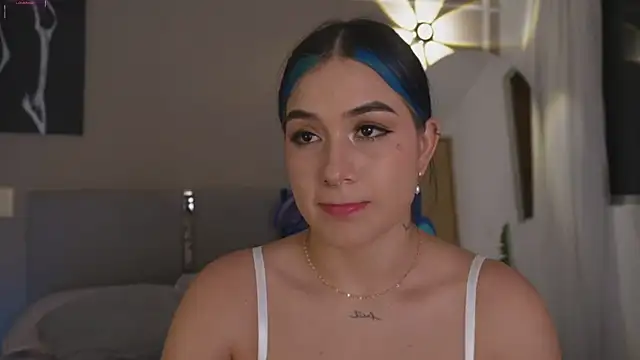 AnnyHizzle online show from 12-19-25, 03:10