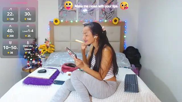 Snapshot of valentina_hearts chatting on 01-06-25, 02:04 valentina hearts online show from 01-06-25, 02:04