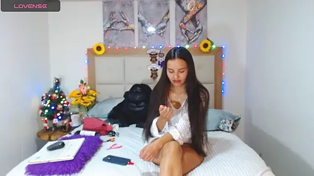Snapshot of valentina_hearts chatting on 12-21-24, 04:52 valentina hearts online show from 12-21-24, 04:52