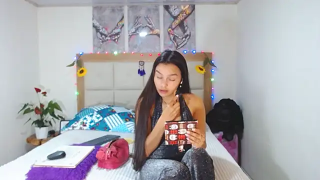 Snapshot of valentina_hearts chatting on 03-17-25, 12:21 valentina hearts online show from 03-17-25, 12:21