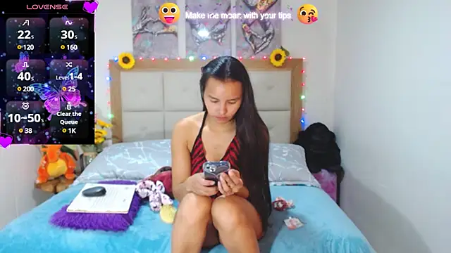 Snapshot of valentina_hearts chatting on 01-27-25, 10:16 valentina hearts online show from 01-27-25, 10:16