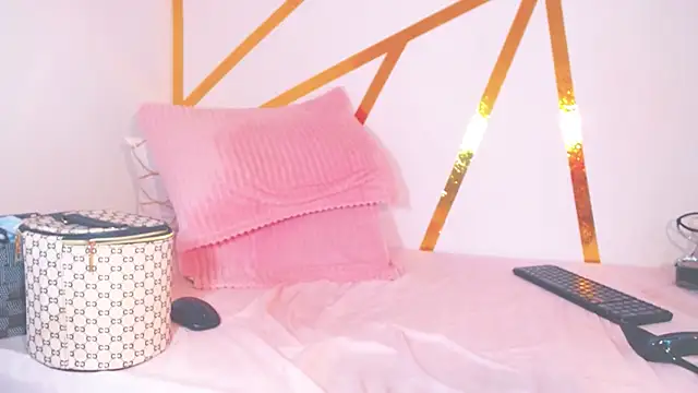 ScarletAbril online show from 11-13-25, 03:27