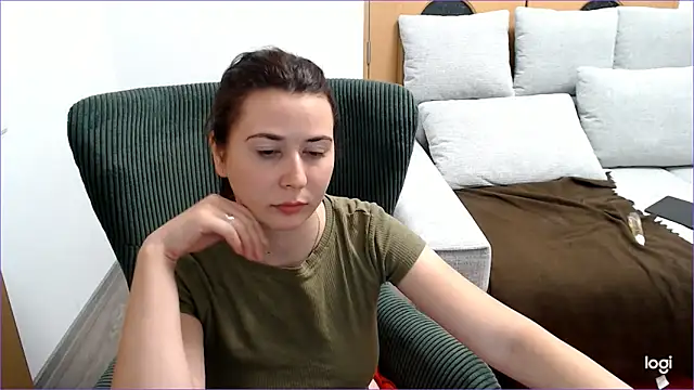 Snapshot of VioletaFlower7 chatting on 09-21-25, 07:52 VioletaFlower7 online show from 09-21-25, 07:52