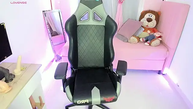 zoesullivan online show from 02-14-25, 01:08