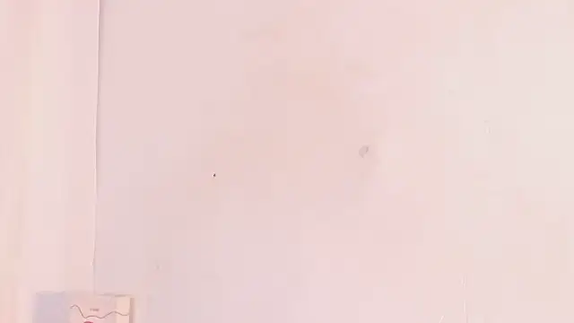 Snapshot of MiaKirshner chatting on 04-06-26, 03:13 MiaKirshner online show from 04-06-26, 03:13