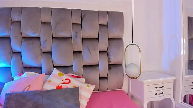 Ginger Violetta  online show from 03-31-26, 07:49