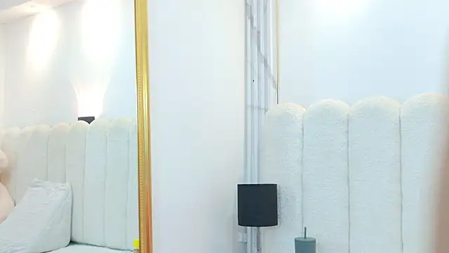 Snapshot of Juliabadlee chatting on 10-03-25, 08:21 Juliabadlee online show from 10-03-25, 08:21