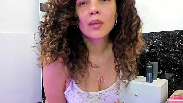 Snapshot of Juliabadlee chatting on 03-16-25, 12:12 Juliabadlee online show from 03-16-25, 12:12