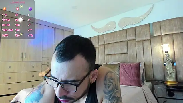 Snapshot of petterwilly1 chatting on 10-15-25, 03:09 petterwilly1 online show from 10-15-25, 03:09