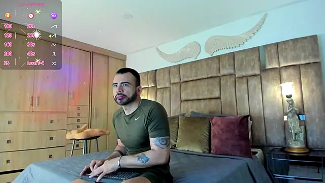 Snapshot of petterwilly1 chatting on 10-17-25, 03:03 petterwilly1 online show from 10-17-25, 03:03