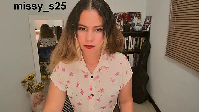 Snapshot of gigi_stephans chatting on 02-27-26, 01:50 gigi stephans online show from 02-27-26, 01:50