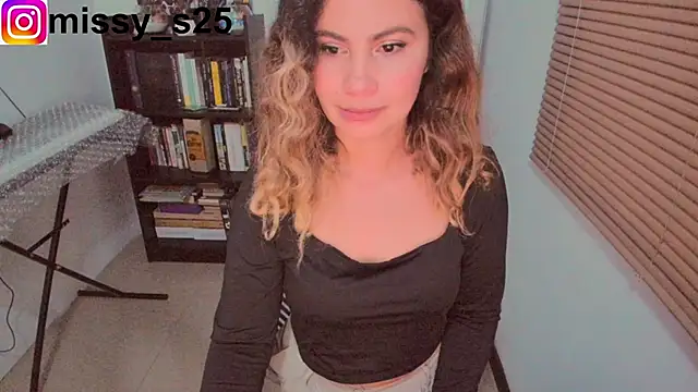 Snapshot of gigi_stephans chatting on 02-08-26, 02:09 gigi stephans online show from 02-08-26, 02:09