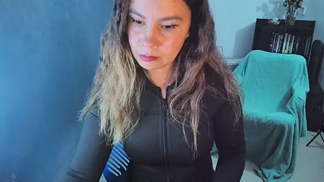 gigi stephans online show from 06-25-26, 01:47