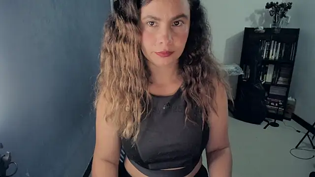 gigi stephans online show from 07-07-26, 01:19