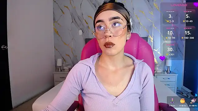 Snapshot of Julieta_De_Los_Angeles chatting on 01-28-25, 03:57 Julieta De Los Angeles online show from 01-28-25, 03:57