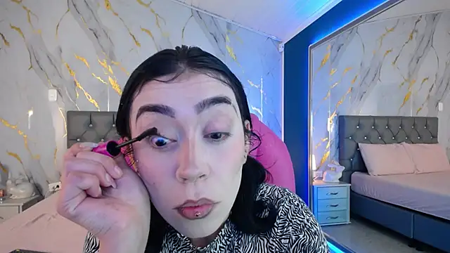 Snapshot of Julieta_De_Los_Angeles chatting on 02-21-25, 03:56 Julieta De Los Angeles online show from 02-21-25, 03:56
