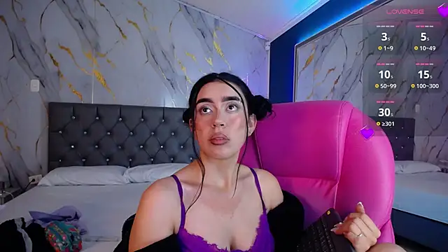 Snapshot of Julieta_De_Los_Angeles chatting on 01-28-25, 10:02 Julieta De Los Angeles online show from 01-28-25, 10:02
