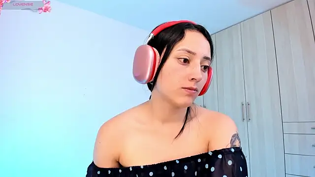 liaqueen610 online show from 02-12-25, 08:29