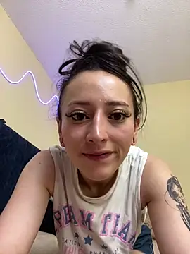 liaqueen610 online show from 11-21-25, 11:15