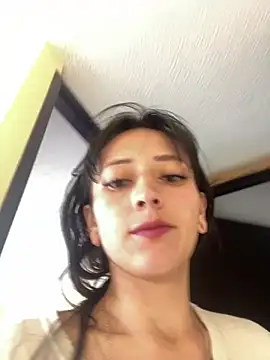 liaqueen610 online show from 10-21-25, 05:12