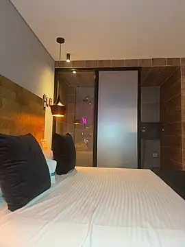 zui lu online show from 10-28-25, 02:56