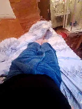 Snapshot of Bozok1906 chatting on 09-24-25, 04:24 Bozok1906 online show from 09-24-25, 04:24