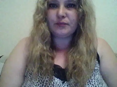 Snapshot of ParisMimi chatting on 06-10-26, 09:16 ParisMimi online show from 06-10-26, 09:16