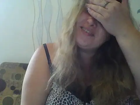 Snapshot of ParisMimi chatting on 07-21-26, 05:53 ParisMimi online show from 07-21-26, 05:53