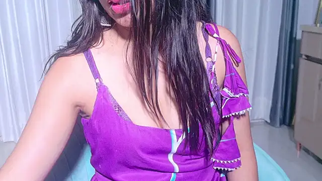 Snapshot of Aashika-Kaur chatting on 06-05-26, 04:50 Aashika-Kaur online show from 06-05-26, 04:50
