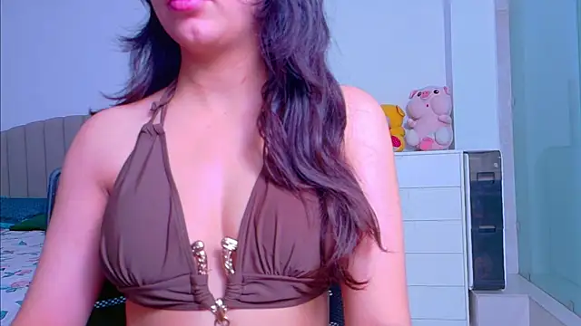 Snapshot of Aashika-Kaur chatting on 09-20-25, 04:06 Aashika-Kaur online show from 09-20-25, 04:06
